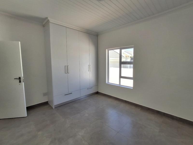 3 Bedroom Property for Sale in Golden Mile Western Cape